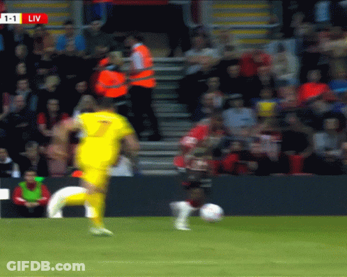Man In Yellow Jersey Number 7 GIF