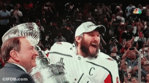 Man's Face With Jarvinen Pull Uppa Ovi Kuva GIF