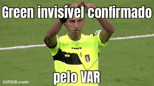 Man Yellow Shirt Green Invisivel Confirmado Pelo Var GIF