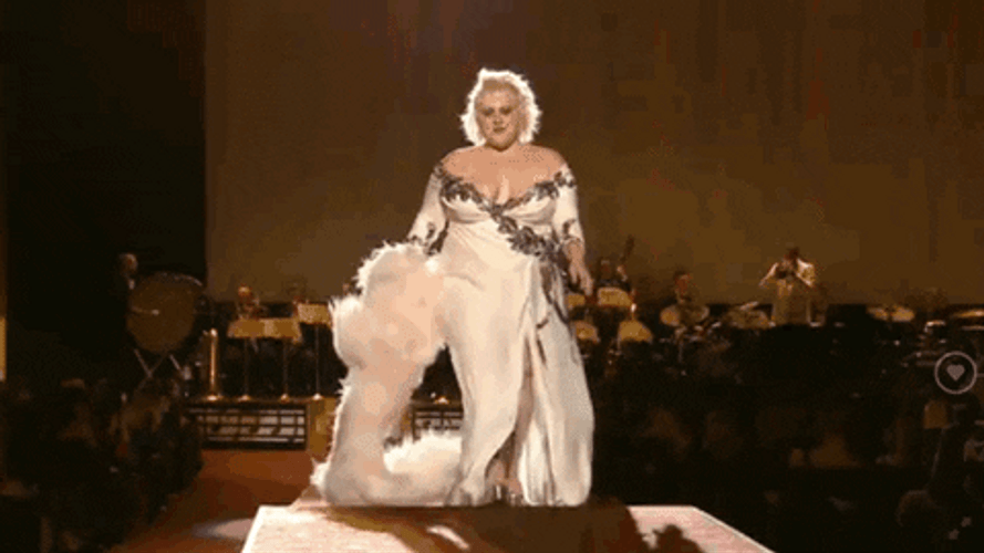 Marc Jacobs Plus-Sized Model GIF