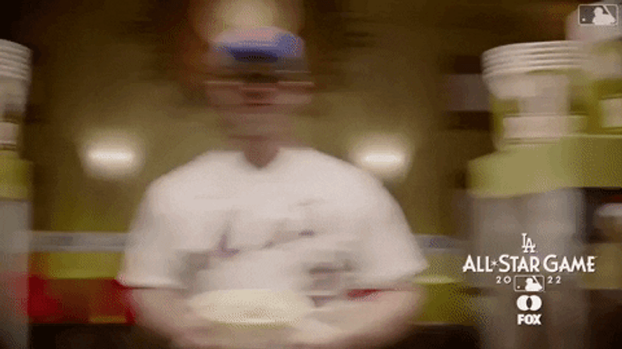 Mets Player Giving Popcorns All Star Game GIF