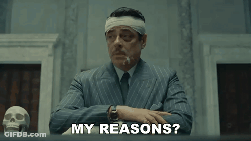 Minion Standing In Front Of Pool Söker Någon O Göra Ponzi Scheme Med GIF