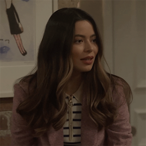 Miranda Cosgrove As Carly Shay Realization GIF