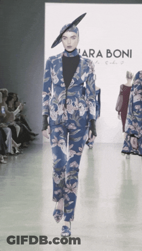Modelo Wearing Chiara Boni Costume GIF