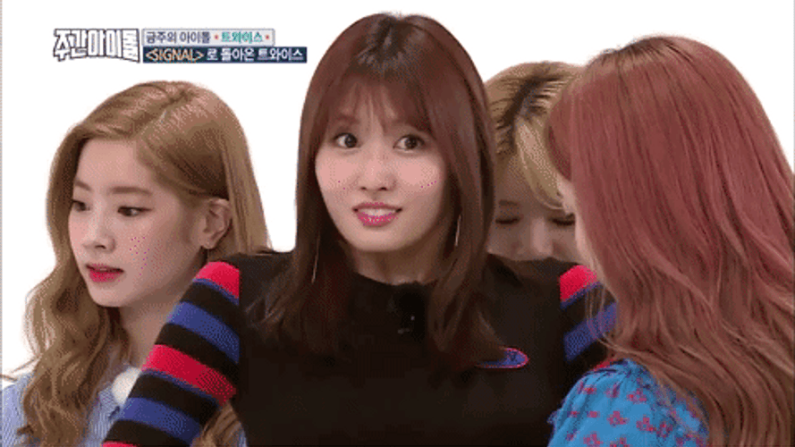 Momo Twice K-Pop Slim Waist GIF