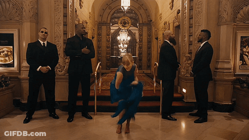 Moulinquinn Taylor GIF