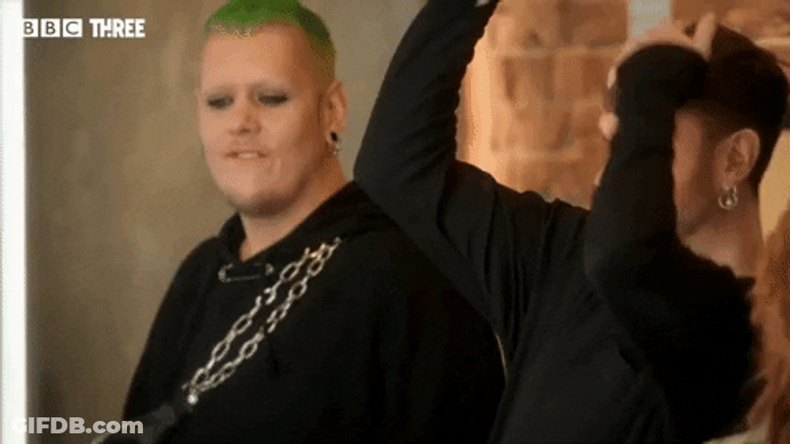 Mua Make Up Contest Talks To Opponent GIF