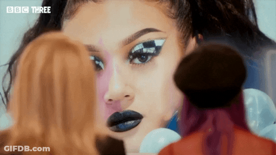 Mua Model Eyeshadow Look GIF