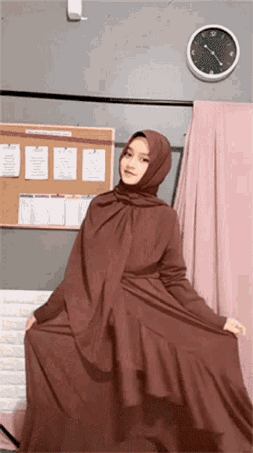 Muslim Girl Posing GIF