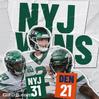 New York Jets Poster Player Holding NYJ 31 DEN 21 Sign GIF