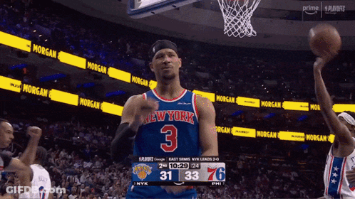 New York Knicks Player In Front Of Crowd GIF