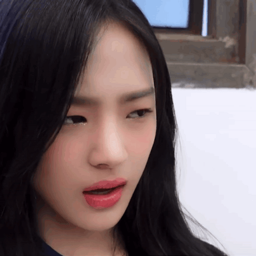 Newjeans Minji Pouting Lips GIF