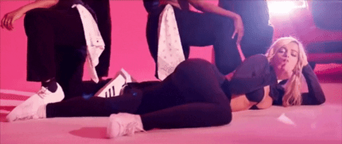 Nicki Minaj Twerk Bebe Rexha Song GIF