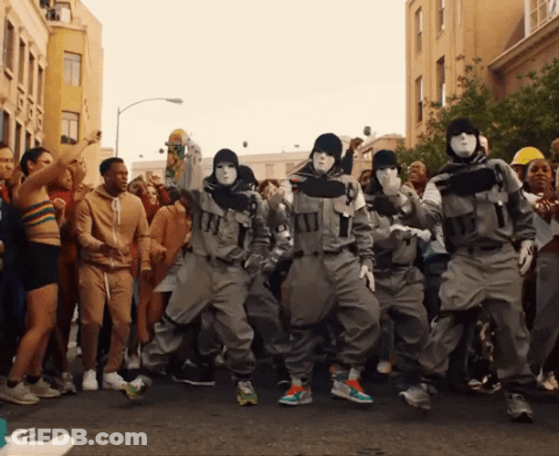 Notti Bop Center Moment GIF