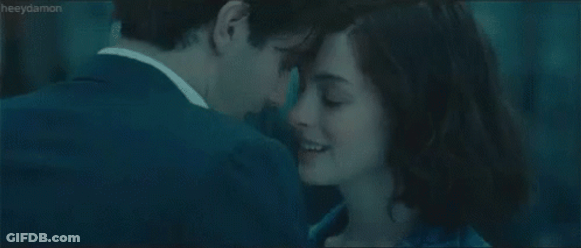 One Day Anne Hathaway Jim Sturgees Sweet Moments GIF