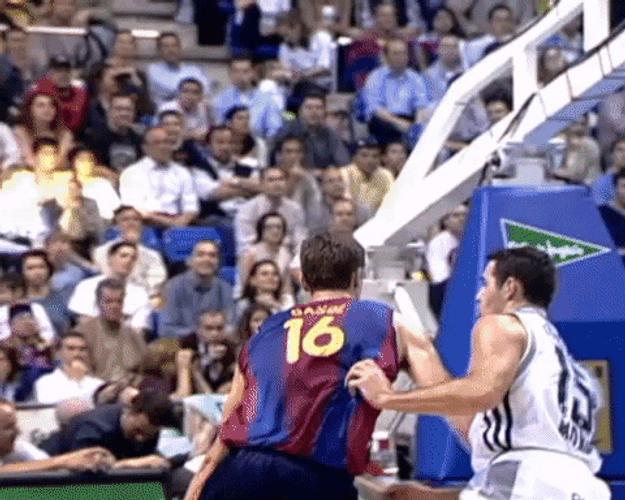 Pau Gasol Lay Up GIF