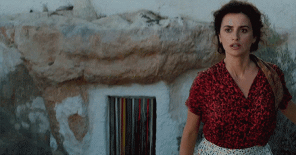 Penelope Cruz Jacinta Mallo Huh GIF