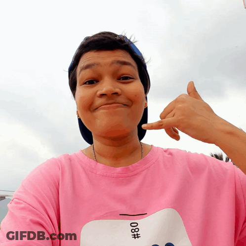 Person In Pink Shirt Number 80 GIF