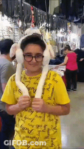 Person In Yellow Shirt Saying Pretty GIF