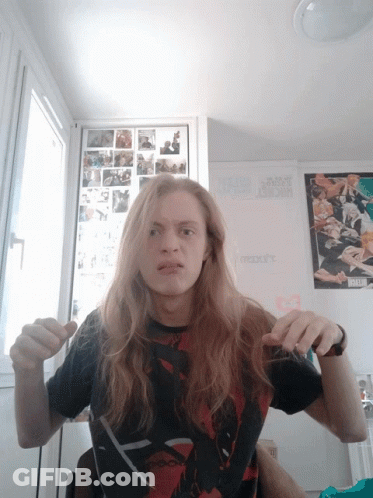 Pierrickmoji Trop Loin GIF