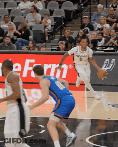 Player With Number 0 Jersey GIF