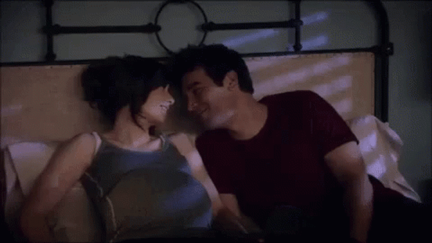 Pregnancy How I Met Your Mother Couple Kiss GIF