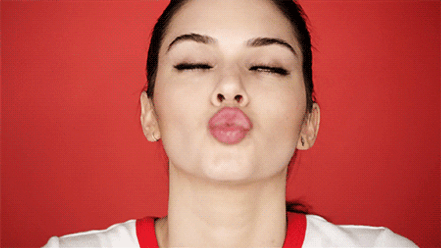 Pretty Kendall Jenner GIF