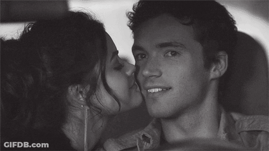 Pretty Little Liars Couple Amor GIF