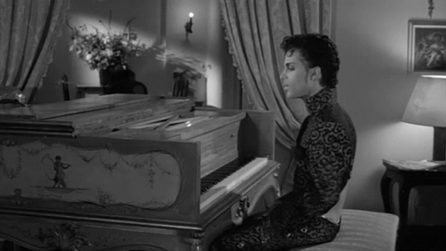 Prince Folding Legs GIF