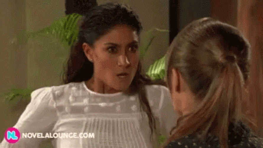 Punch In The Face Novela Lounge Telenovela GIF