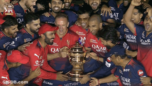 Qatar Airways Is The Sponsor Of The Team In This Photo GIF