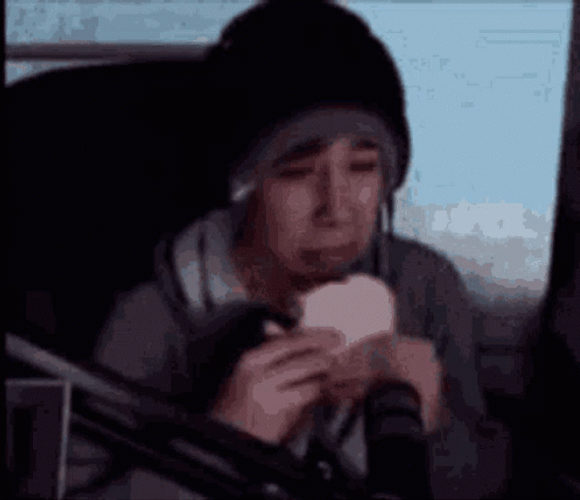 Quackity Stream Sad Eating Bread Cry GIF