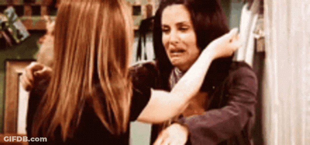 Rachel Green And Monica Geller Abrazo GIF