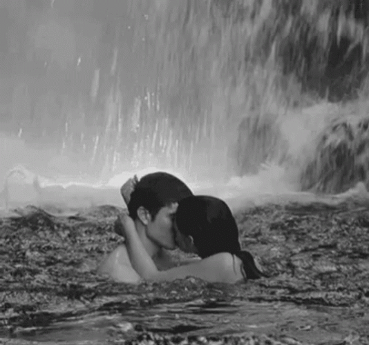 Rain Kiss In The Ocean GIF