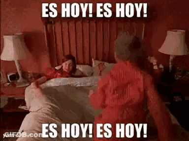 Red Robe Woman Man Es Hoy Es Hoy GIF