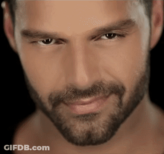 Ricky Martin Disparo Al Corazon GIF