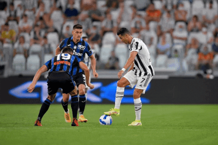 Ronaldo Free Kick Number 19 GIF