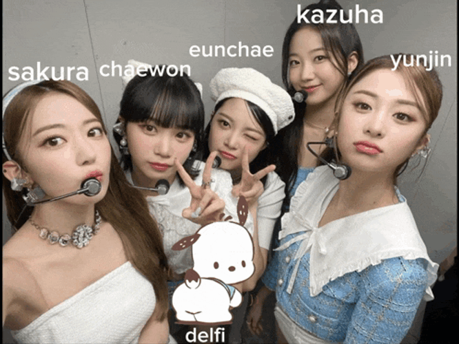 Sakura De Delfi Eunchae De Delfi GIF
