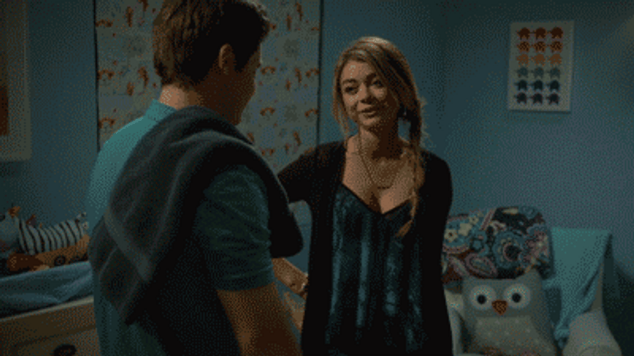 Sarah Hyland Modern Family Couple Kiss GIF