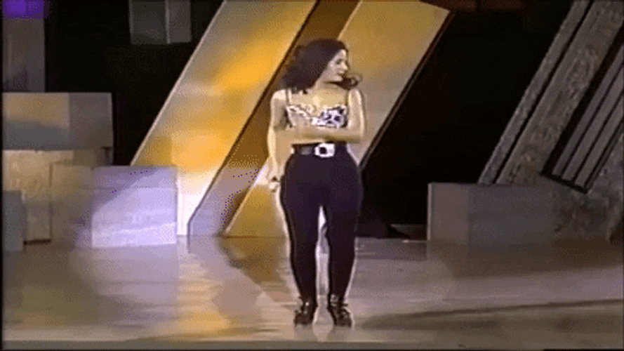 Selena Ya Wey Great Performance On Stage GIF