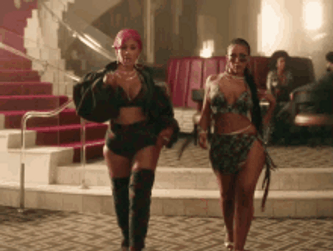 Sexy Doja Cat Hot Best Friend Walk GIF