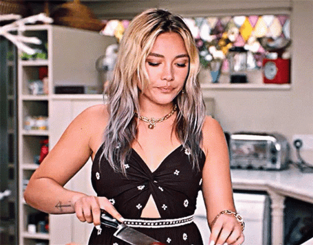 Sexy Florence Pugh Eating GIF