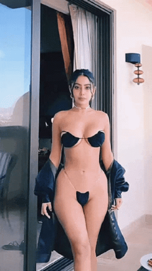 Shafeena Sexy Model In Revealing Bikini GIF