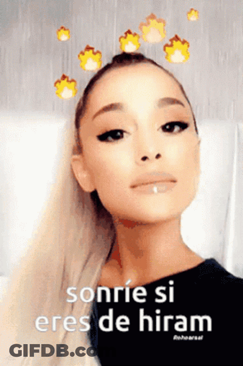 Si Ariana Grande GIF
