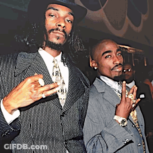Snoop Dogg And Tupac Are Posing For A Photo GIF