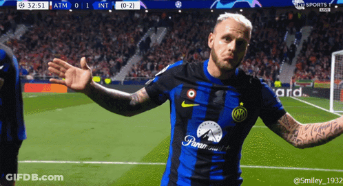 Soccer Field With Banner Auf Den Spuren Des Verlorenen Henkelpotts GIF