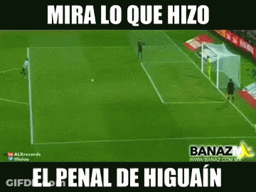 Soccer Field With Mira Lo Que Hizo El Penal De Higuain GIF
