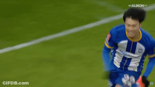 Soccer Player In Blue And Yellow Jersey Number 7 GIF