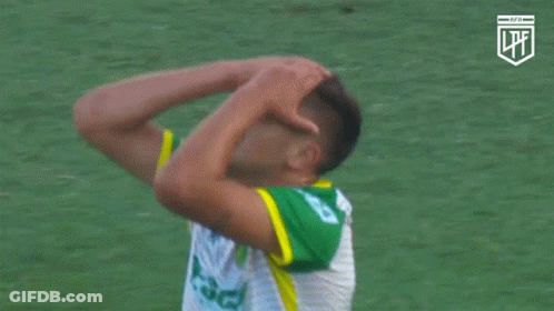 Soccer Player In Green And Yellow Jersey Tscu GIF