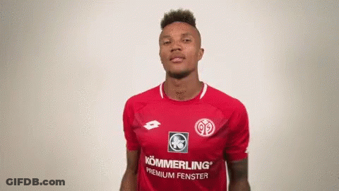 Soccer Player In Red Kommerling Premium Fenster Shirt GIF